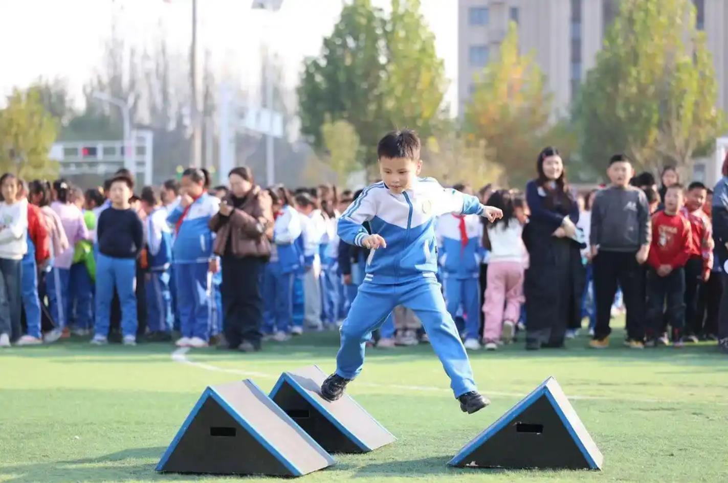 “奔跑吧·少年”青少年科学健身 千名学子畅享运动乐趣
